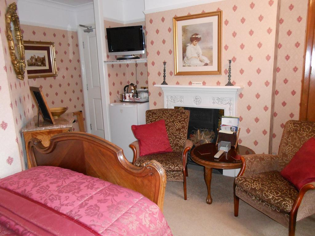 White Lodge Cheltenham Buitenkant foto